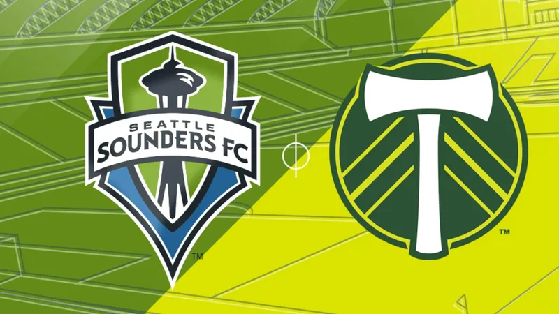 Cầu thủ Seattle Sounders và Portland Timbers tranh chấp bóng trên sân Cầu thủ Seattle Sounders và Portland Timbers tranh chấp bóng trên sân